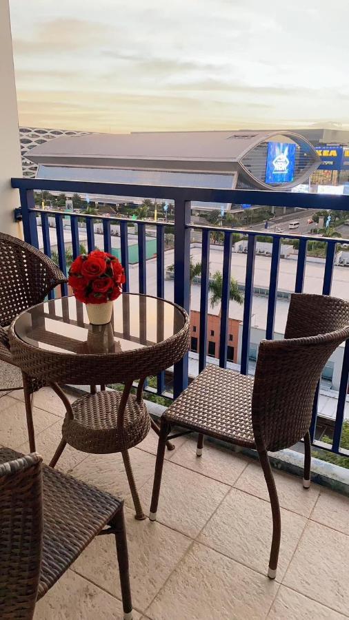 פאסאי Azenith Staycation At Sea Residences Moa מראה חיצוני תמונה